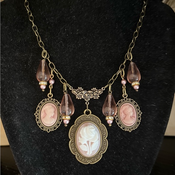 Hand Crafted Jewelry - Vintage Victorian Old Rose Cameos Bib Choker Necklace
